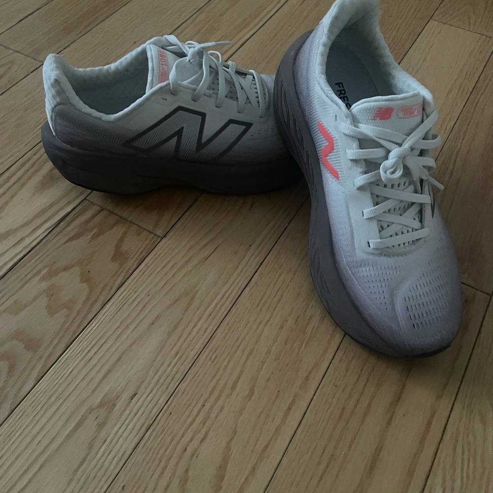 New Balance Women’s 1080 v14